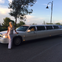 LIMOUSINE LUXURY - Lincoln Twon Car – fino a 10 passeggeri